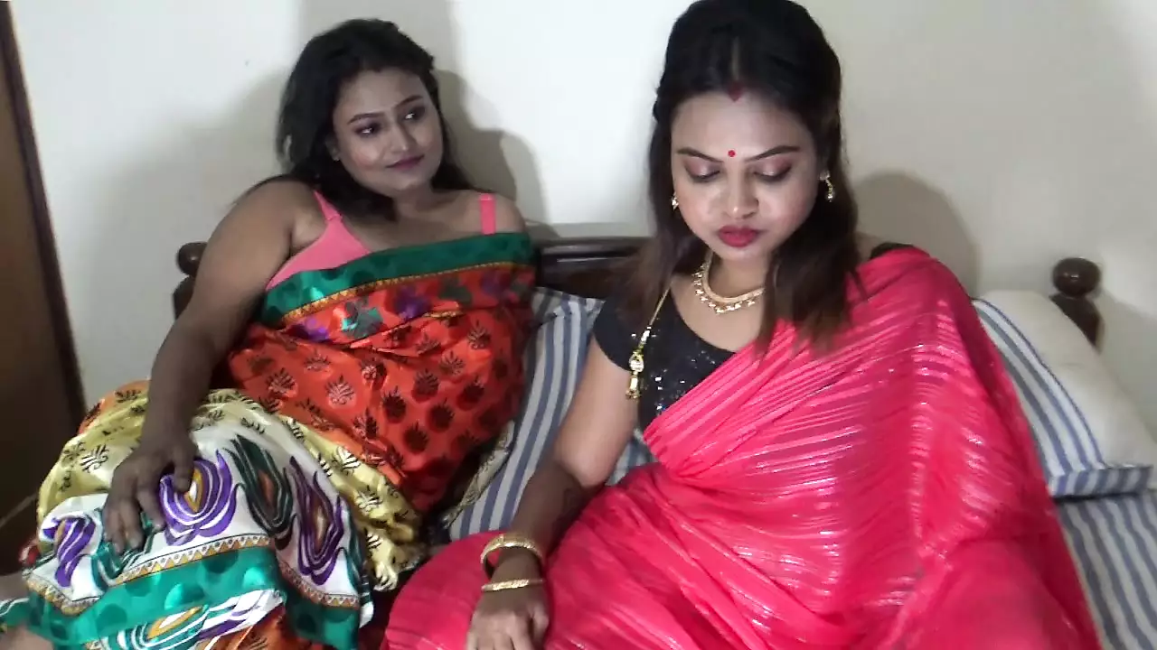 Two unsatisfied house wife met and made a superb lesbo session with all  dirty talk in Hindi - PornWatchers.com